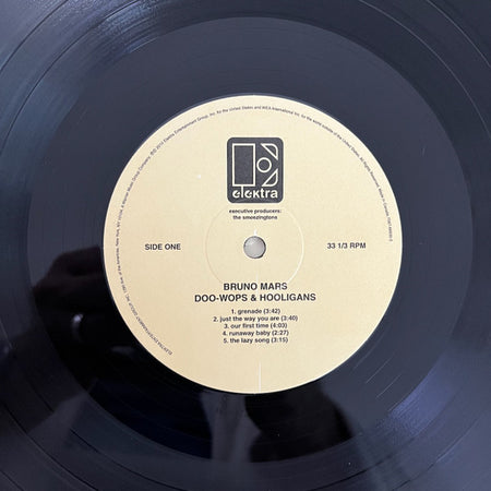 Bruno Mars : Doo-Wops & Hooligans (LP, Album, RP)