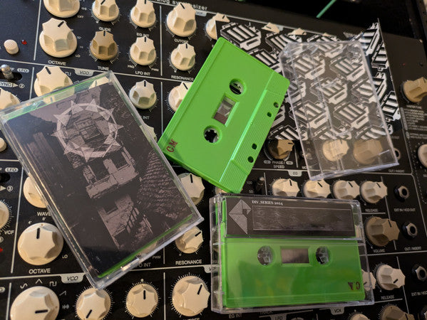 Concrete Moon / Upaharaka : Split (Cass, C30)