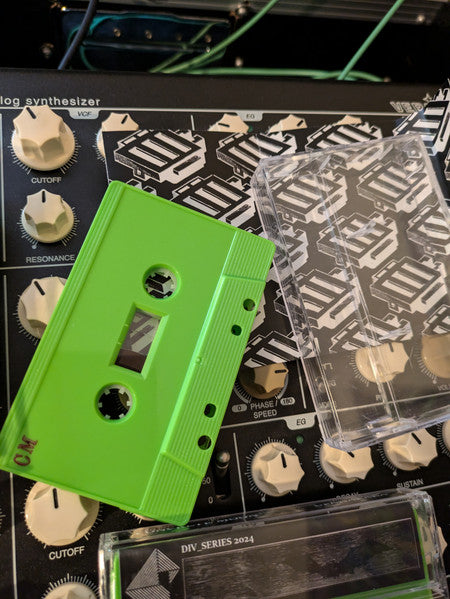Concrete Moon / Upaharaka : Split (Cass, C30)