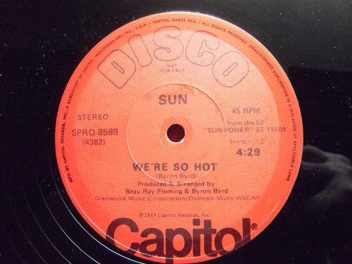 Sun (7) : Boogie Bopper / We’re So Hot  (12", Promo)