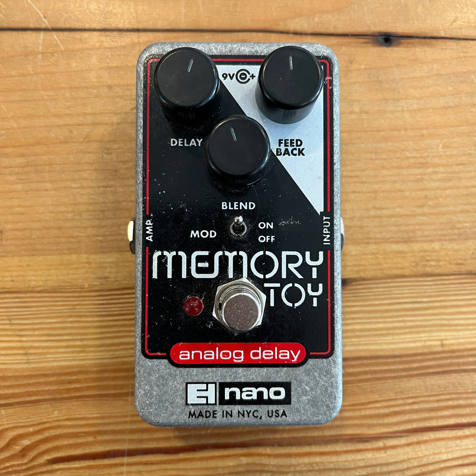 Electro-Harmonix Memory Toy Delay/Chorus pedal