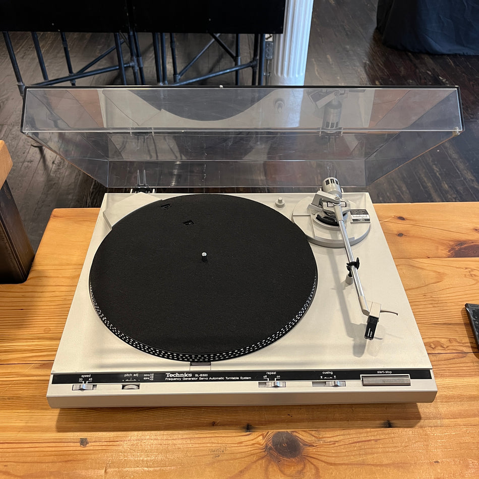 Technics SL-B300 turntable